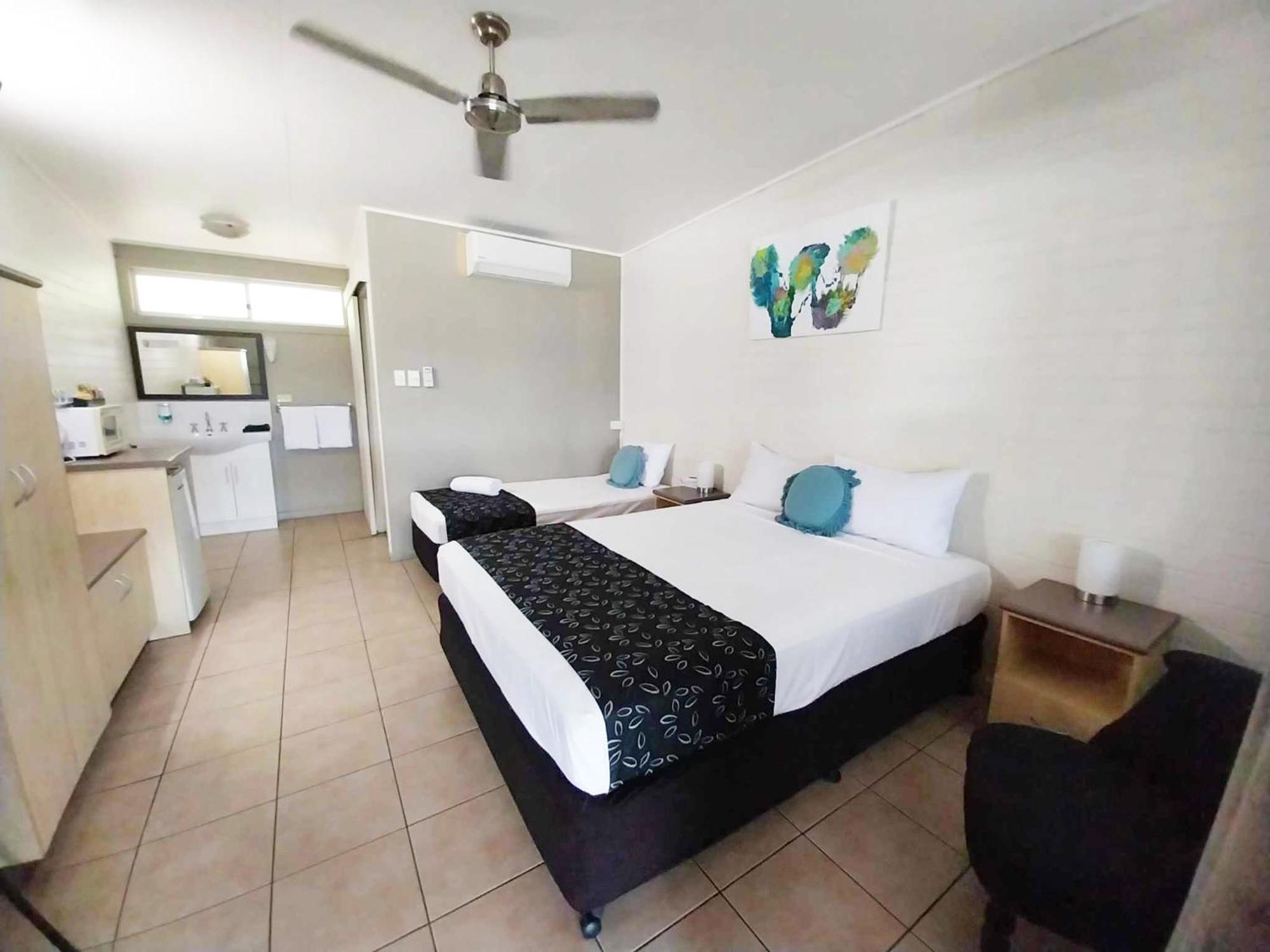 Tropic Coast Motel Маккай Экстерьер фото