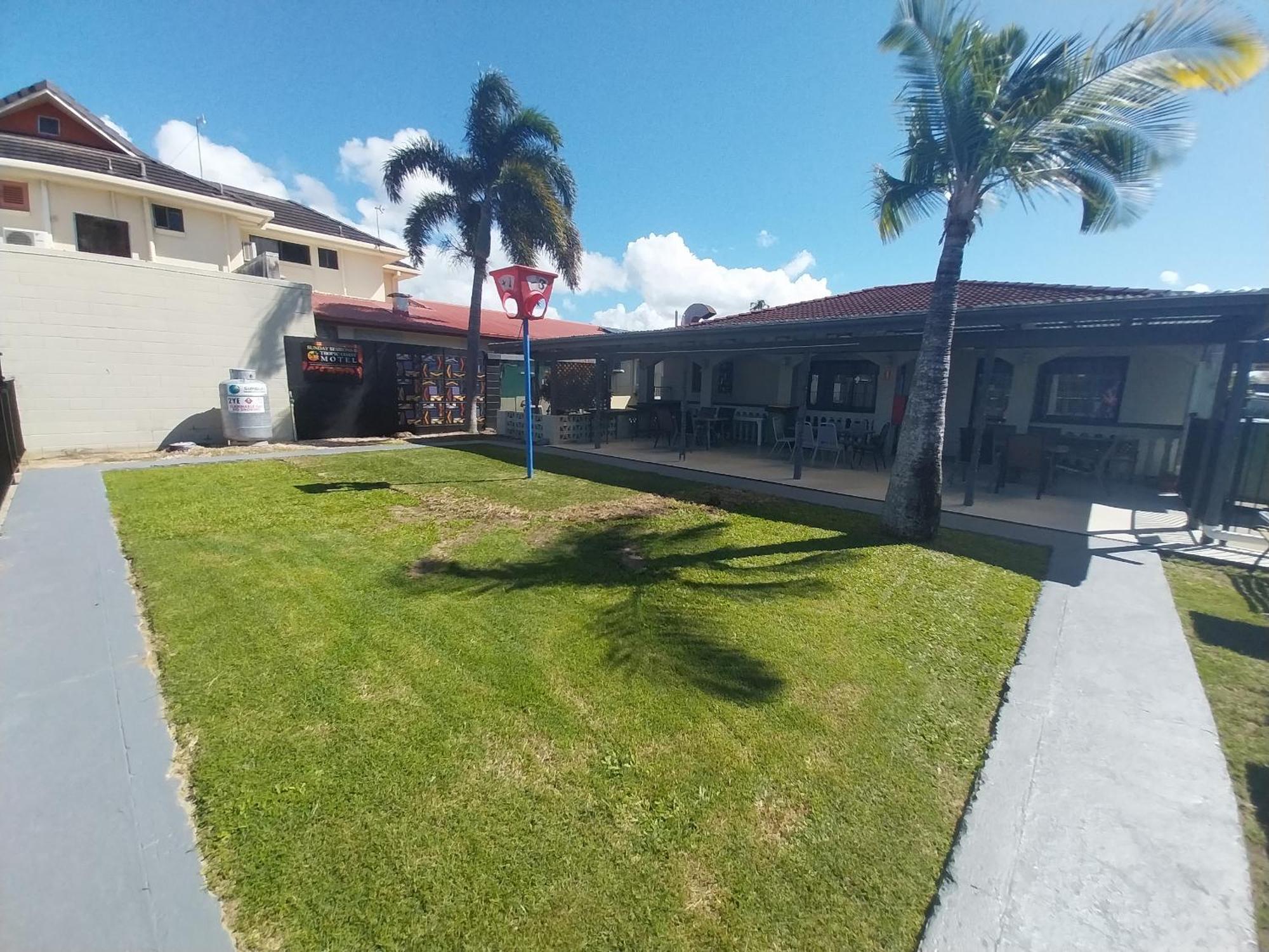 Tropic Coast Motel Маккай Экстерьер фото